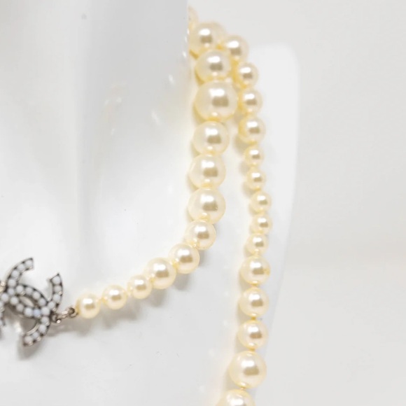 Chanel CC Pearl Long Necklace - Picture 3 of 4